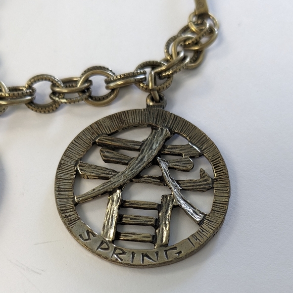 VTG SIGNED B.S.K.© GOLD TONE LARGE 4 SEASON CHARM BRACELET - Picture 5 of 11